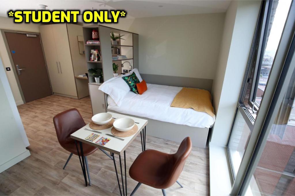 Student Only Zeni In Apartment *