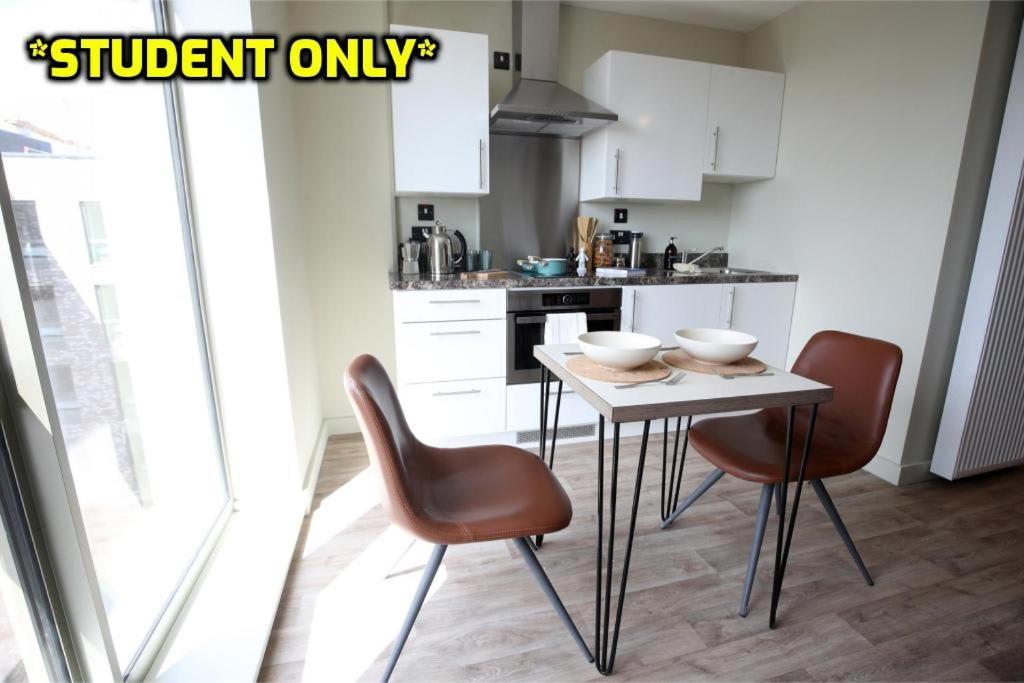 Student Only Zeni In Apartment *
